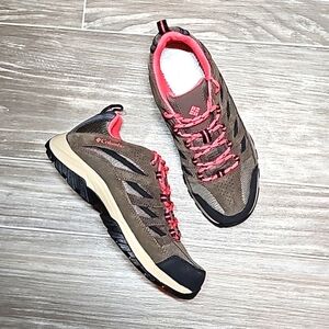 Columbia Crestwood Waterproof Hiking Sneakers | Size 10